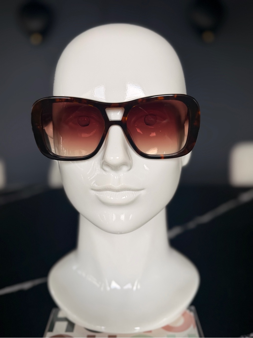 The CELINE CL40391U 02 Women's Oversized Tortoise Sunglasses 😎 💙